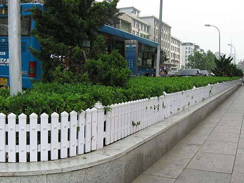 PVC花壇護(hù)欄